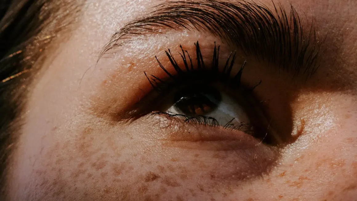 Ranking najlepszych kremów na przebarwienia – kwiecień 2026